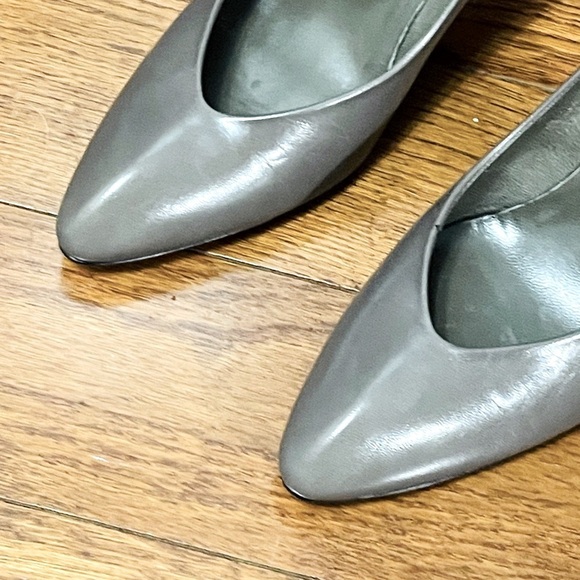 Yves Saint Laurent Brown Leather Pumps Size 8.5 Regular Made in Italy with COA - Picture 4 of 14